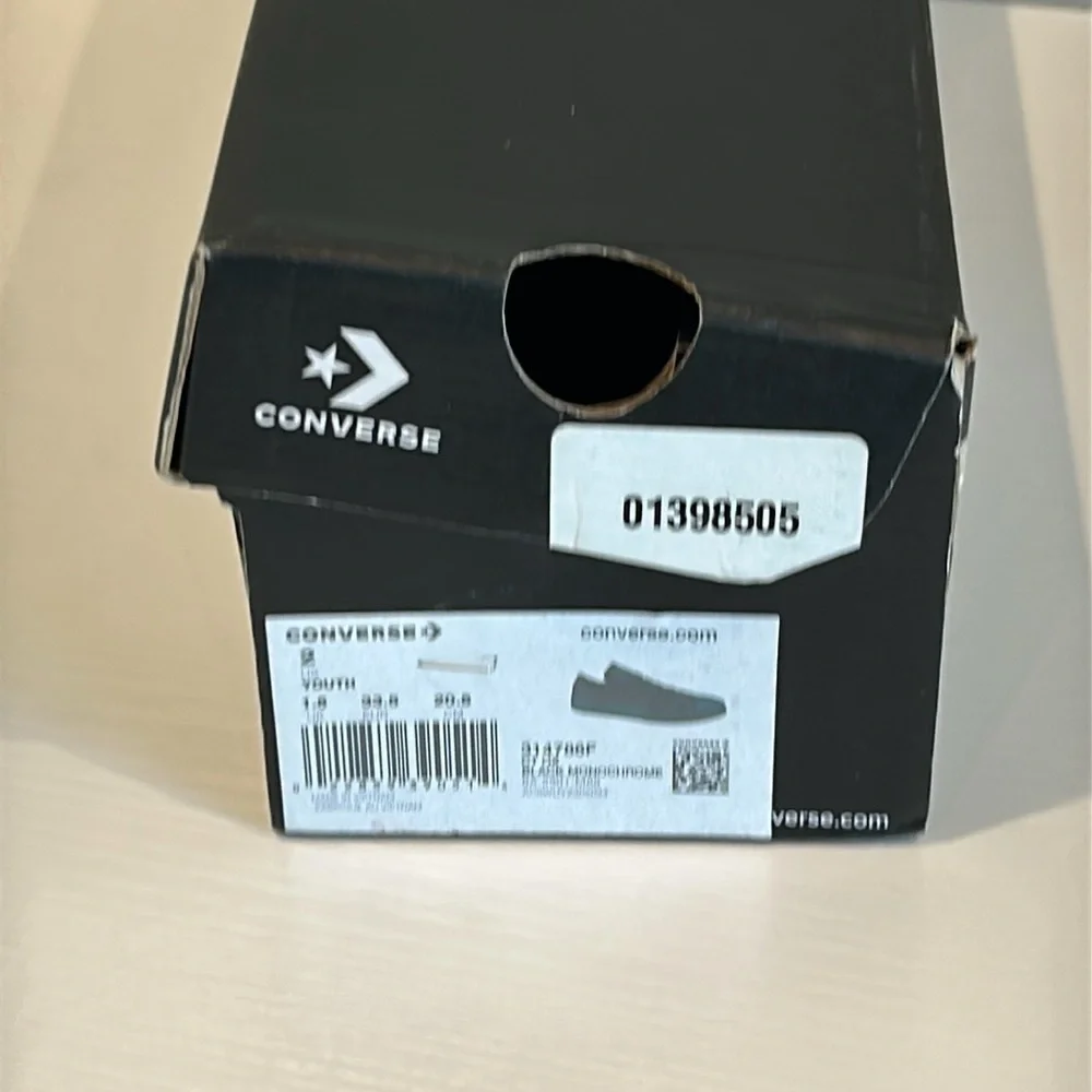 Converse Chuck Taylor low top sneakers monochrome black size 2Y youth NEW